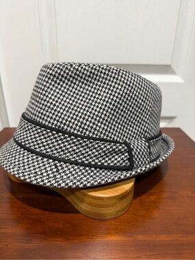 Classic Angel & Willam Houndstooth Fedora Hat - Black & White S/M